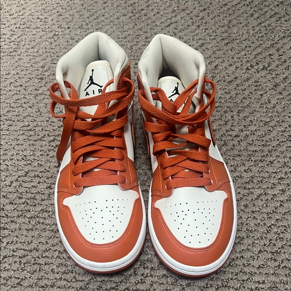 Nike Air Jordan High-Tops in Red and White